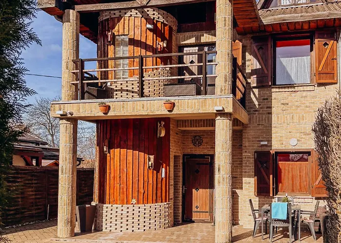 Mediterrán Rezidencia Bal Felső *